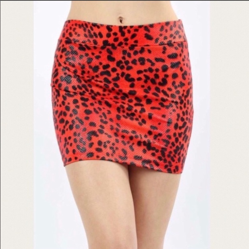 Snake skin leopard mini skirt